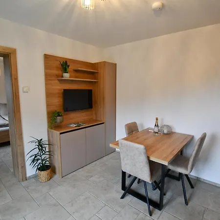 Wohlfühl Am Hof Rapotz Apartment